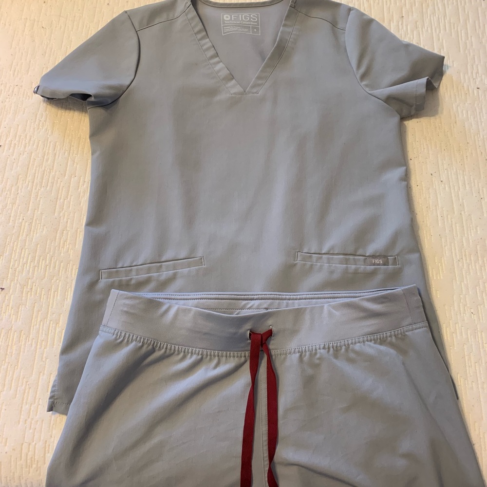 Figs scrubs
